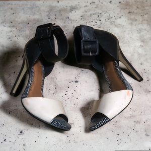 Aldo Arerdidda Heeled Sandals Chunky Ankle Belt Buckle Closure Black Off White